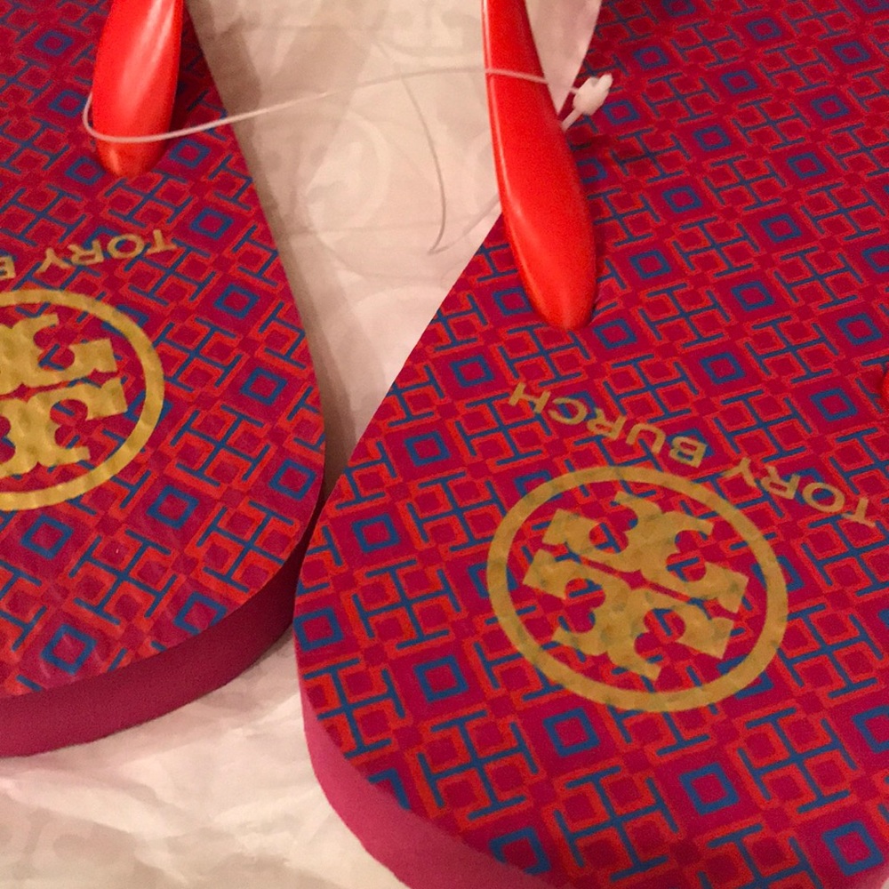 Brand New Tory Burch Hot Pink Flip Flops Sandals - Picture 3 of 5